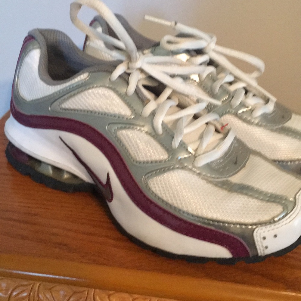 Nike tennis shoes